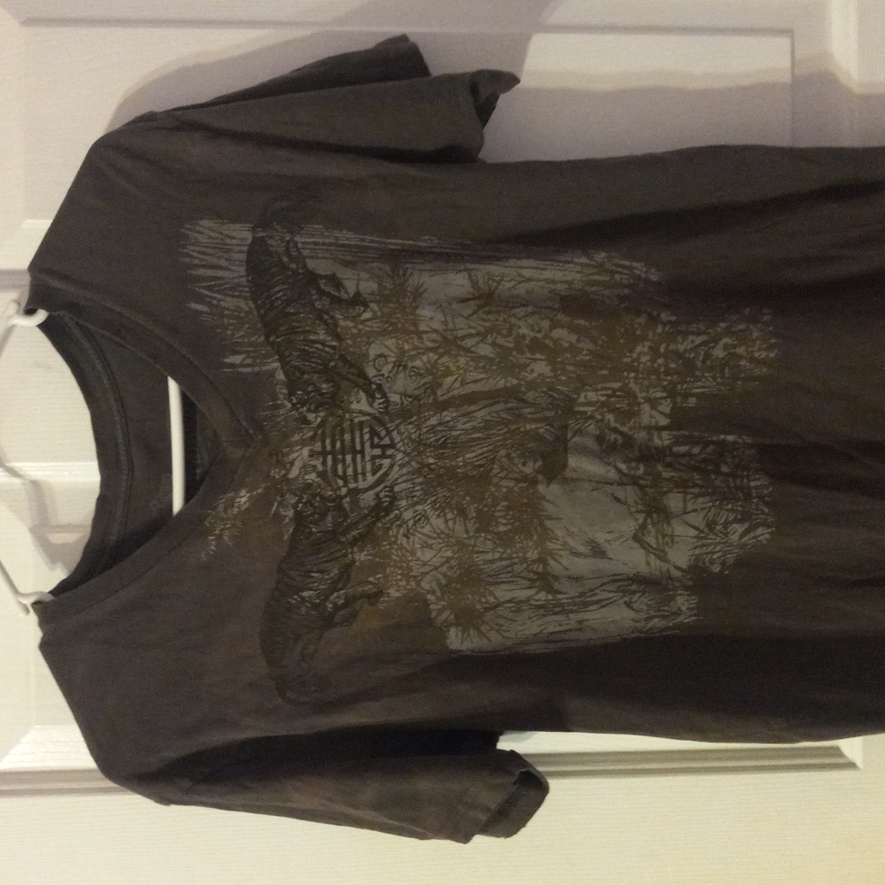 Man stranded small T-shirt